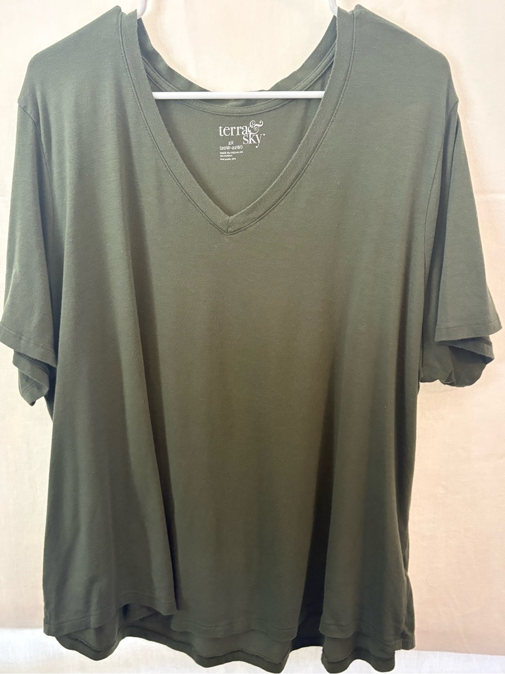 Terra & Sky Women's V-Neck Tee in Olive Green